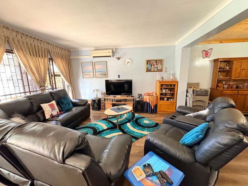 Townhouse For Sale in Memorial Road Area - Photo 8