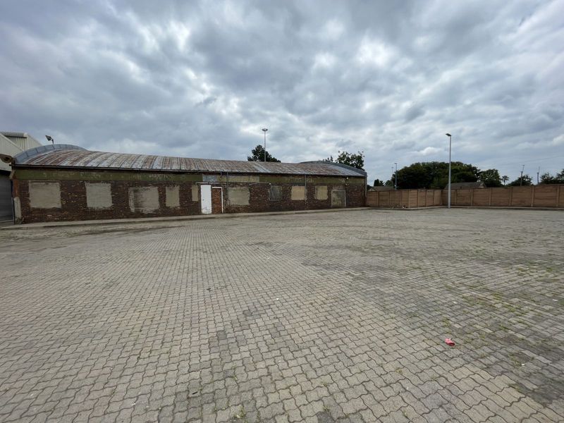 Industrial To Rent in Clayville East - Photo 2