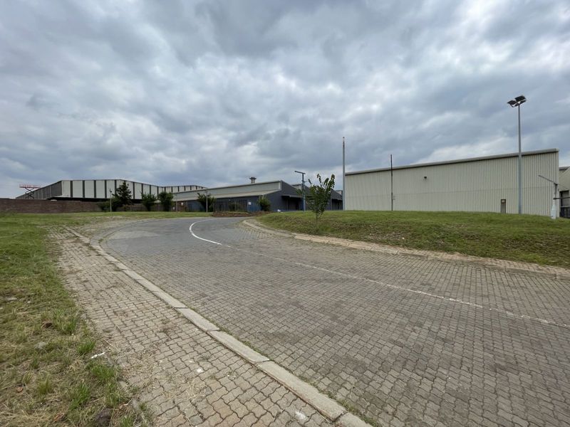 Industrial To Rent in Clayville East - Photo 5