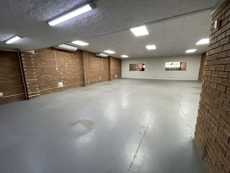 Industrial To Rent in Hennopspark - Photo 3