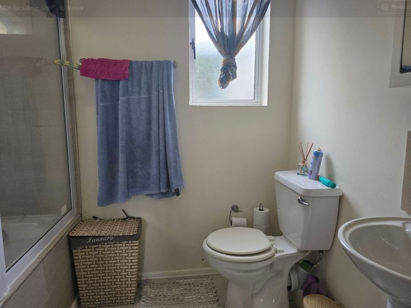 Apartment For Sale in Sheffield Beach - Photo 9