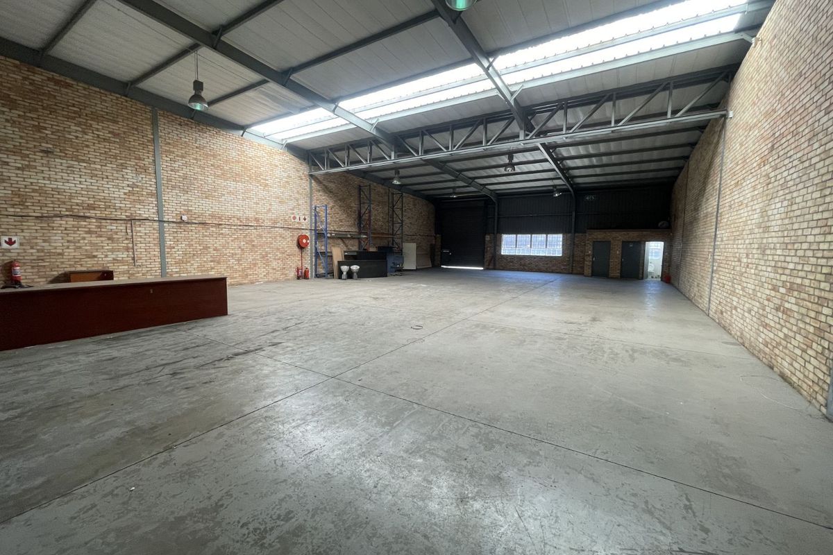 Industrial To Rent in Grand Central - Photo 2