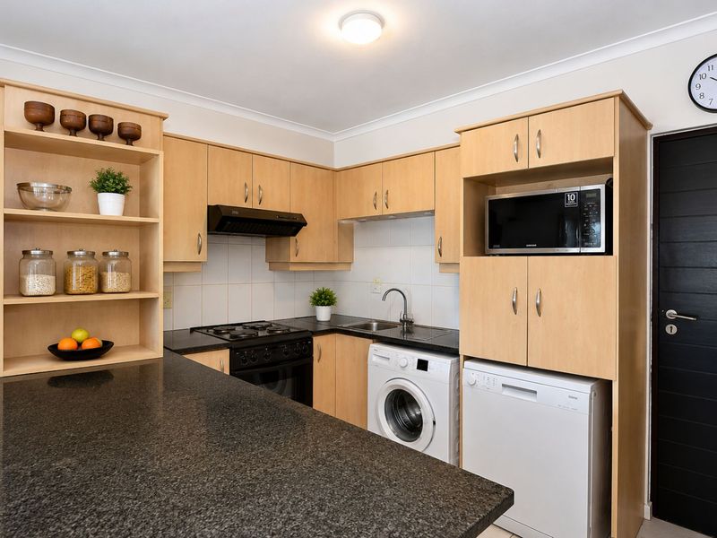 Apartment For Sale in Royal Ascot - Photo 3