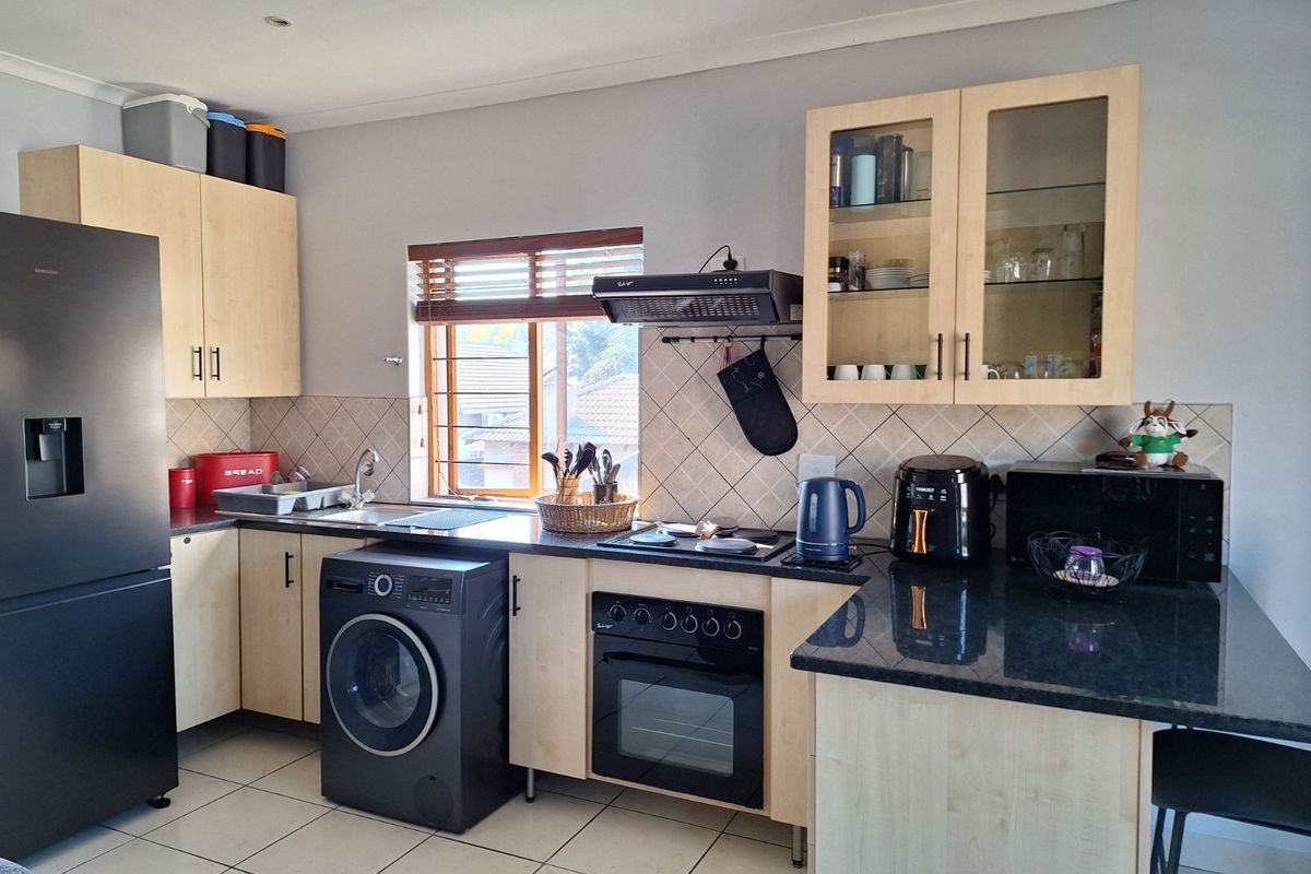 Townhouse For Sale in Moregloed - Photo 5