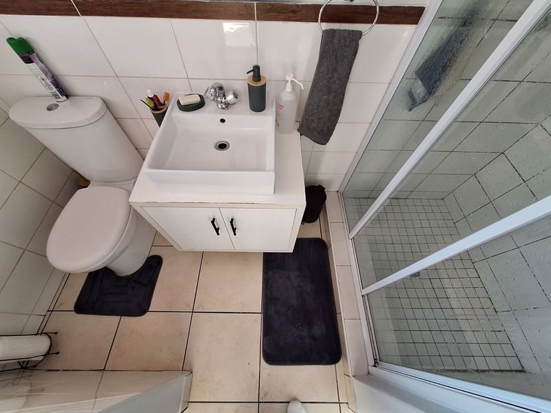 Townhouse For Sale in Moregloed - Photo 10