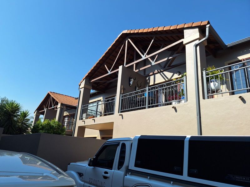 Townhouse For Sale in Moregloed - Photo 1