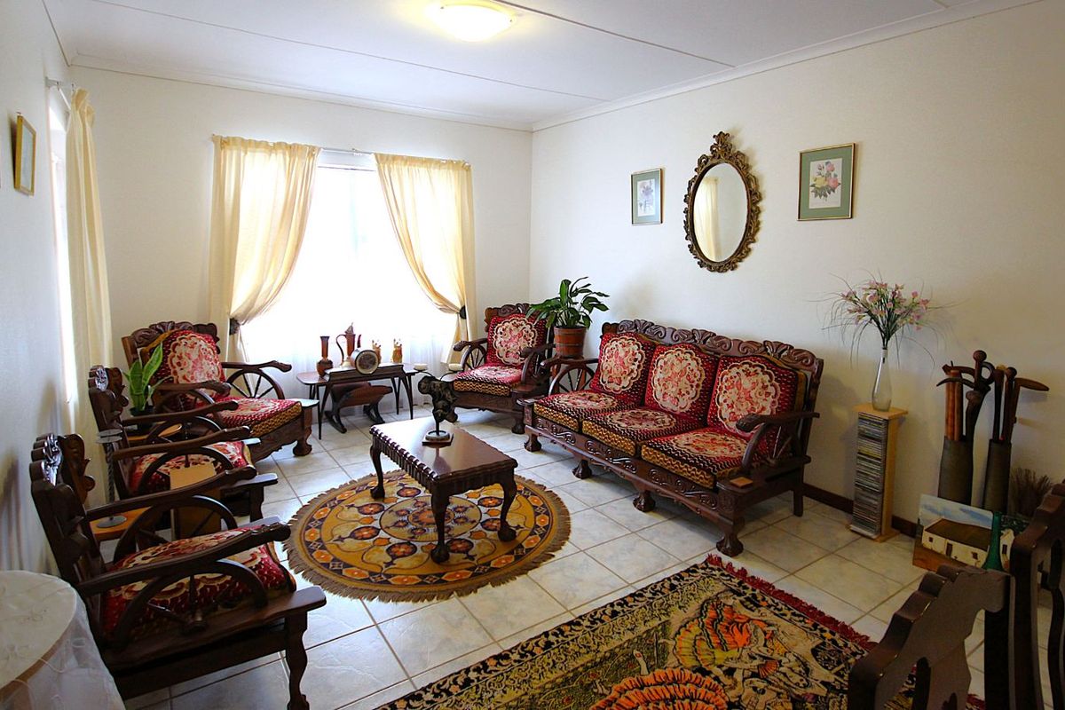 House For Sale in Fraaiuitsig - Photo 4