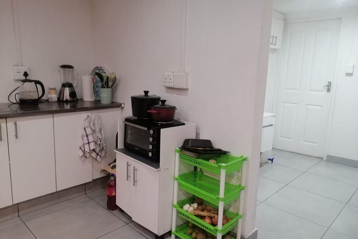House For Sale in Kwanonqaba - Photo 5