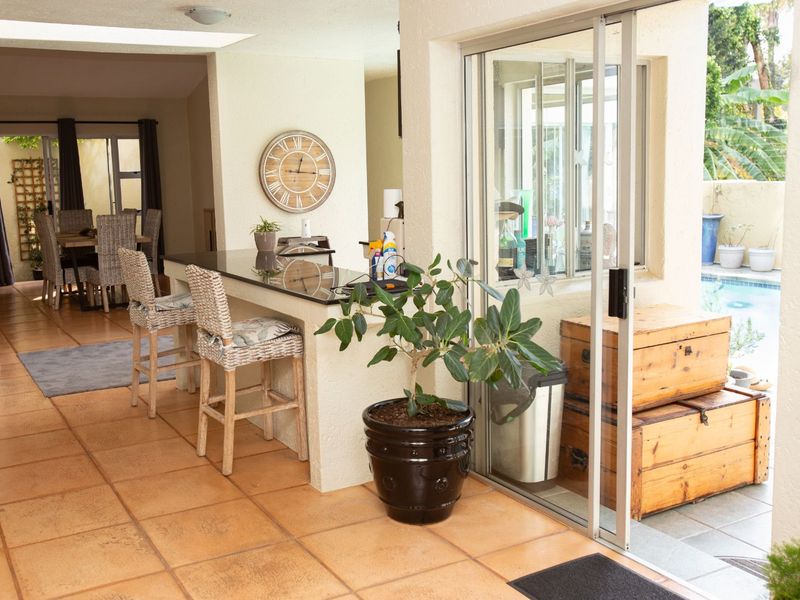 House To Rent in Bryanston - Photo 2