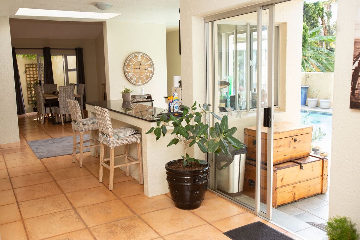 House To Rent in Bryanston - Photo 2