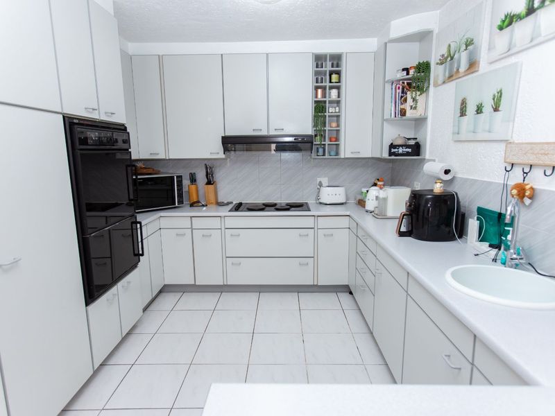 House To Rent in Bryanston - Photo 9