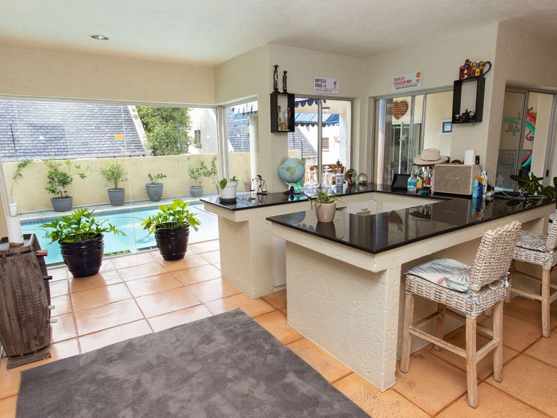 House To Rent in Bryanston - Photo 3