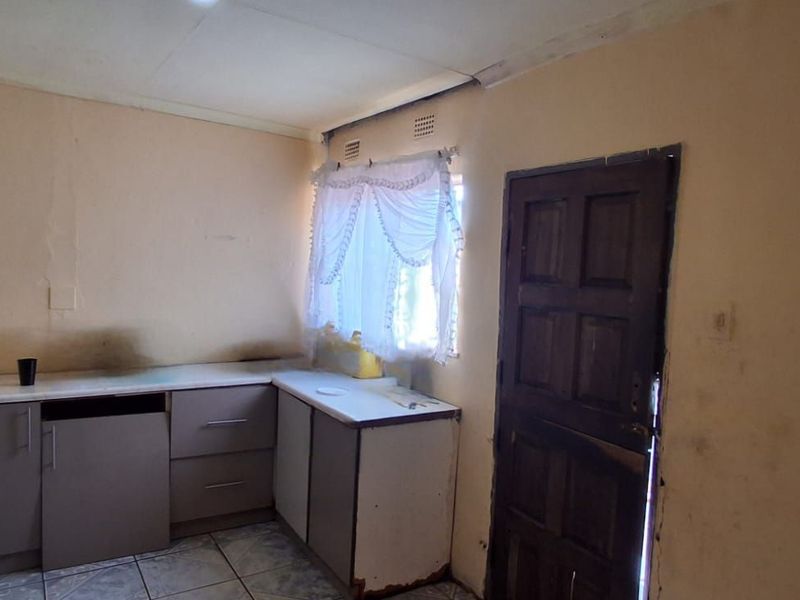 House For Sale in Soshanguve Ext - Photo 9