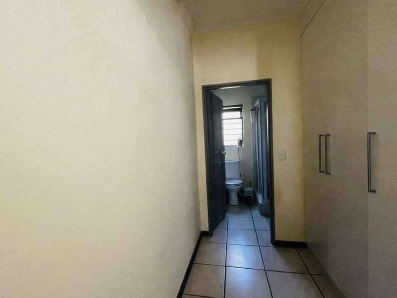 Apartment For Sale in Beverley - Photo 6