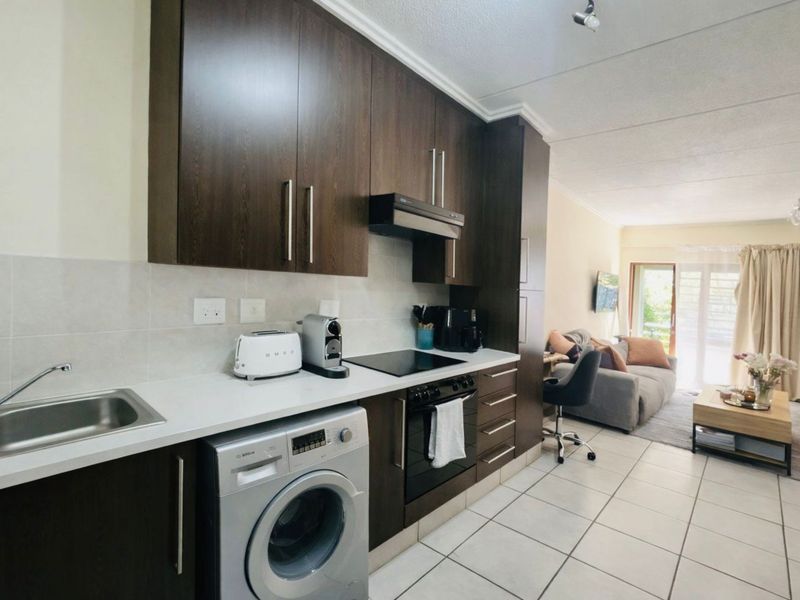 Apartment For Sale in Beverley - Photo 1