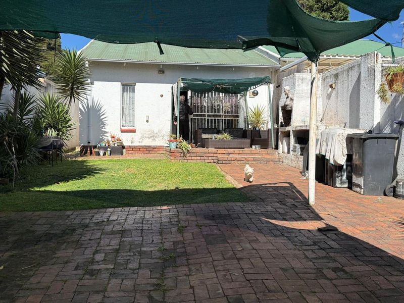 House For Sale in Albertville - Photo 1