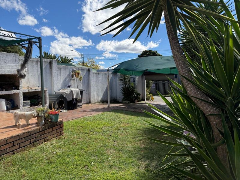 House For Sale in Albertville - Photo 3