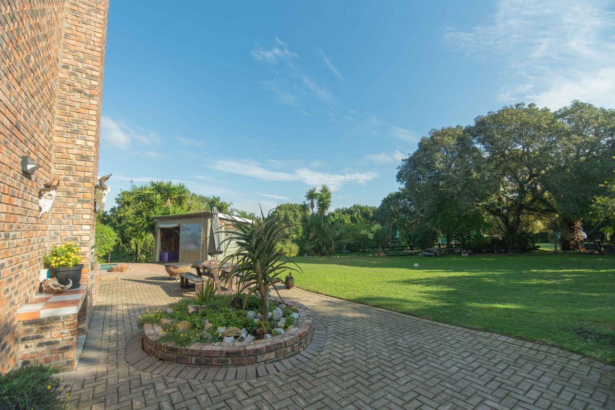 House For Sale in Chelsea - Photo 3