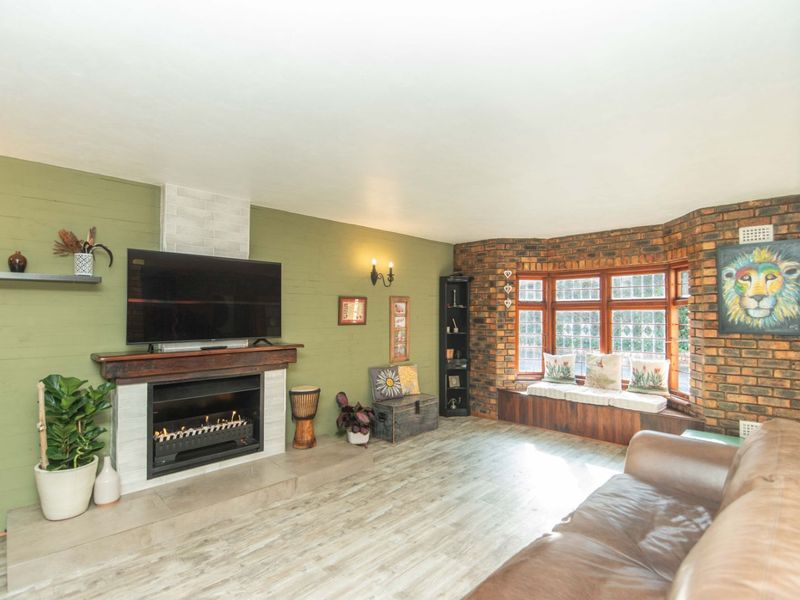 House For Sale in Chelsea - Photo 10