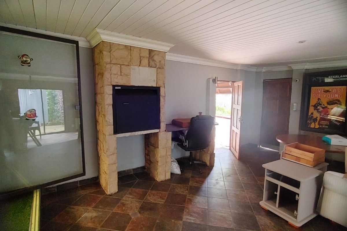 House For Sale in Albertville - Photo 4