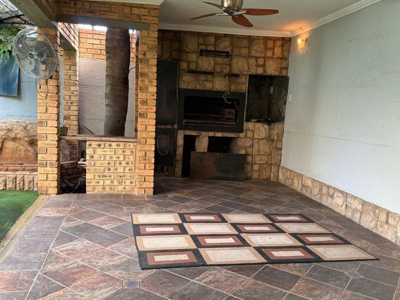 House For Sale in Albertville - Photo 5