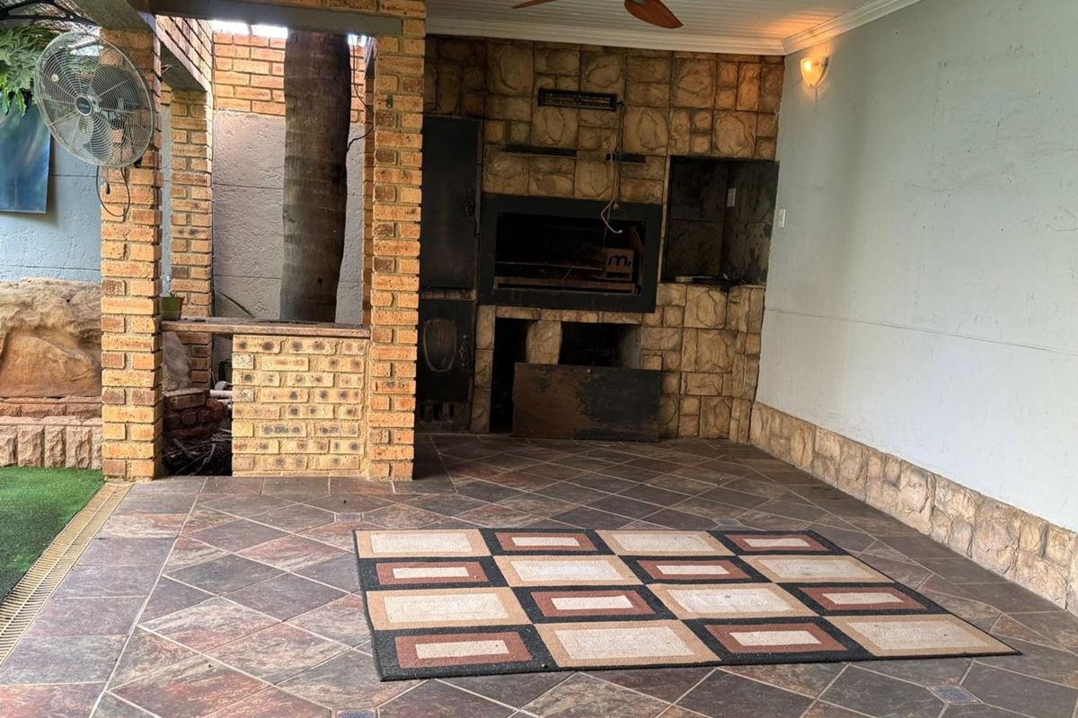 House For Sale in Albertville - Photo 5