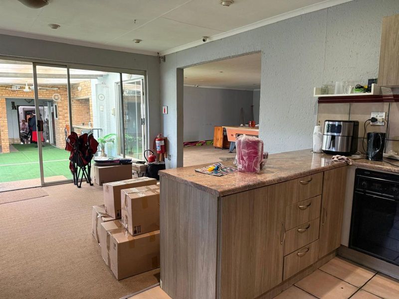 House For Sale in Albertville - Photo 9
