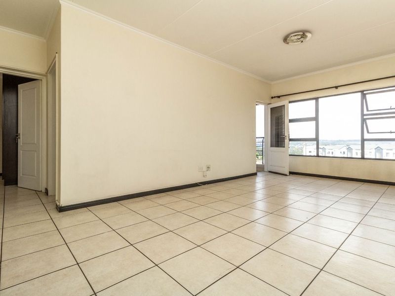 Apartment For Sale in Greenstone Gate - Photo 9