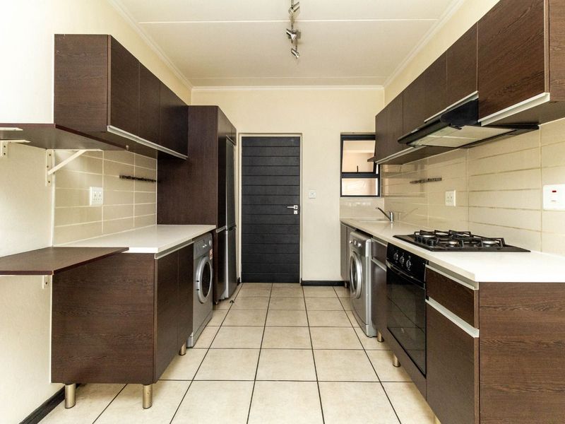 Apartment For Sale in Greenstone Gate - Photo 8