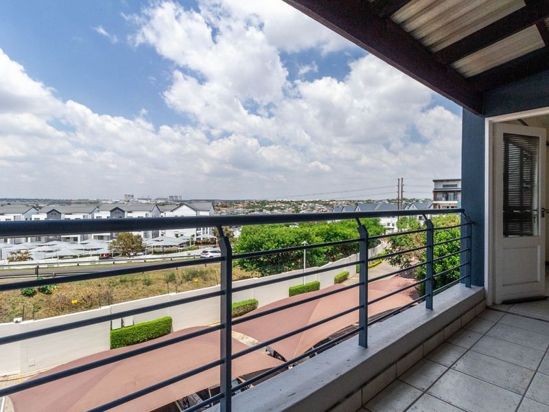 Apartment For Sale in Greenstone Gate - Photo 7