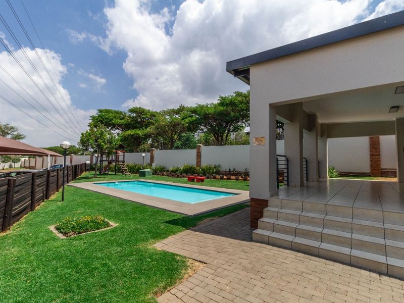Apartment For Sale in Greenstone Gate - Photo 3