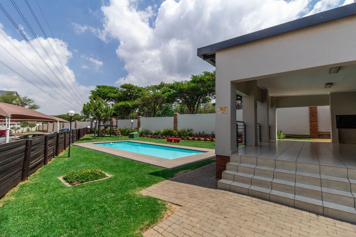 Apartment For Sale in Greenstone Gate - Photo 3