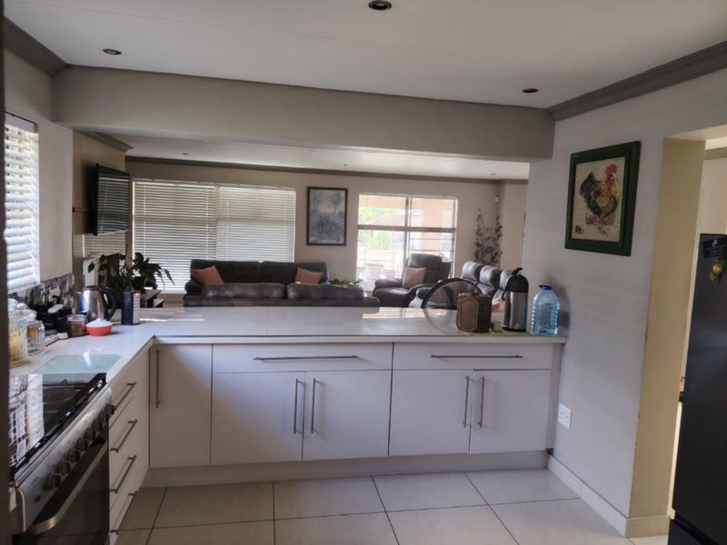 House For Sale in Reebok - Photo 7