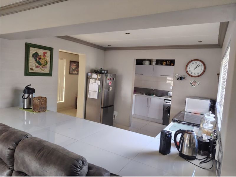 House For Sale in Reebok - Photo 6