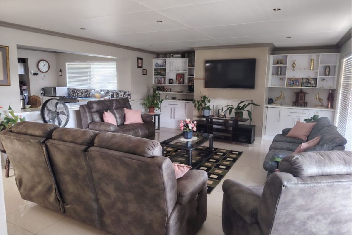 House For Sale in Reebok - Photo 4