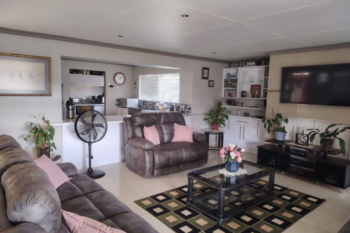 House For Sale in Reebok - Photo 5