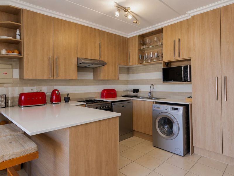 Townhouse For Sale in Wilgeheuwel - Photo 5