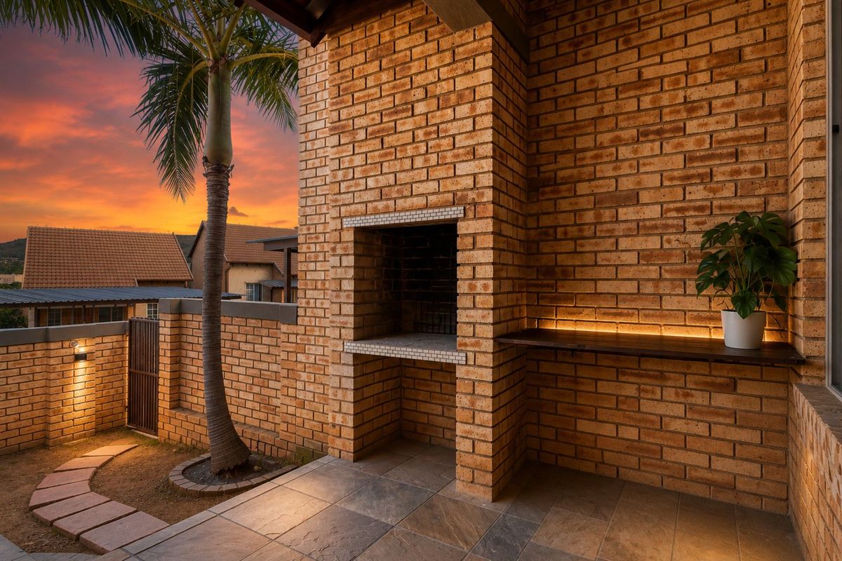 Townhouse For Sale in Wilgeheuwel - Photo 2