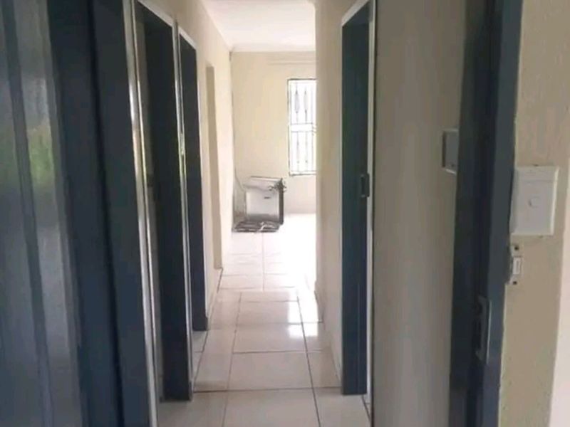 House For Sale in Norkem Park - Photo 4