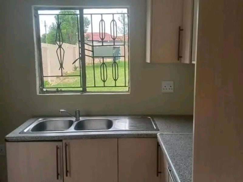 House For Sale in Norkem Park - Photo 10