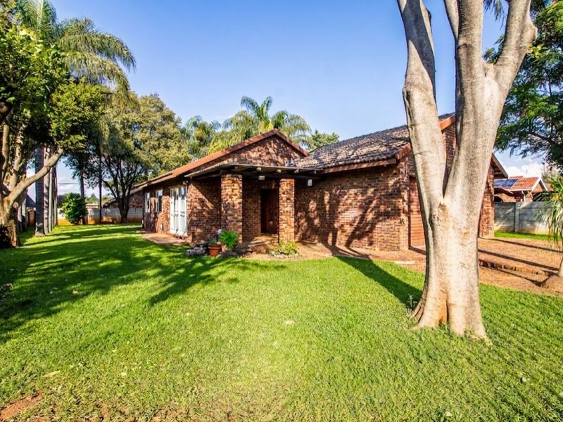 House For Sale in Sinoville - Photo 1