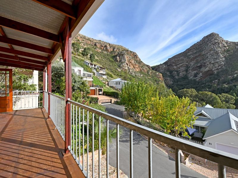 House For Sale in Mount Pleasant - Photo 3