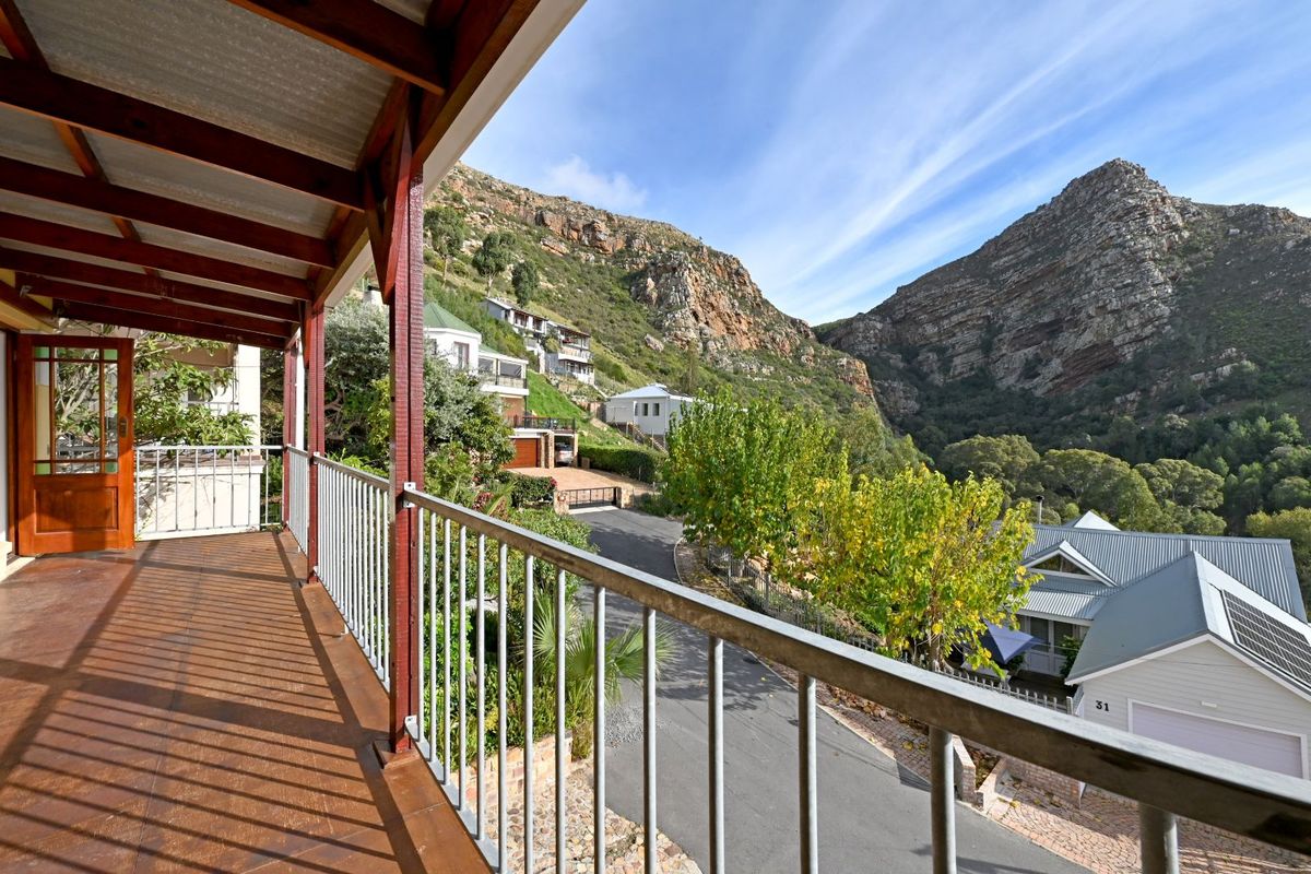 House For Sale in Mount Pleasant - Photo 3