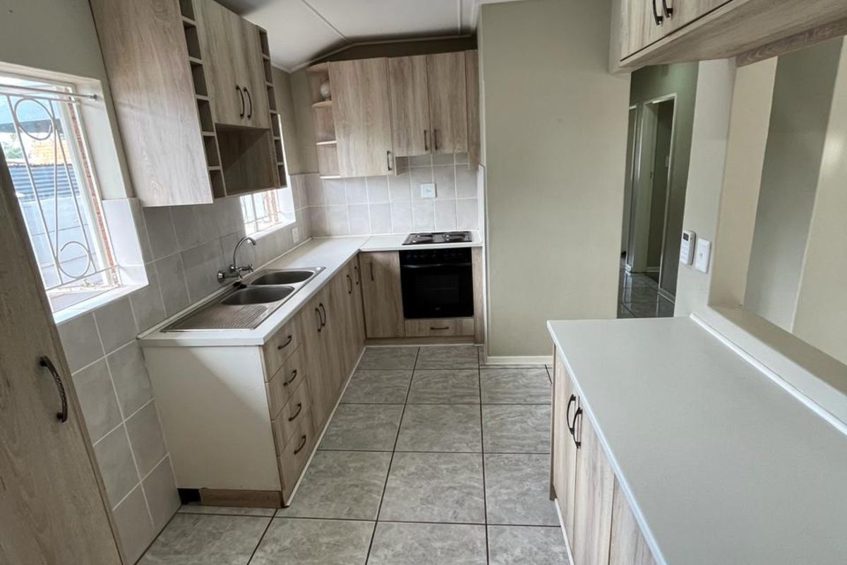 House For Sale in South Ridge - Photo 5