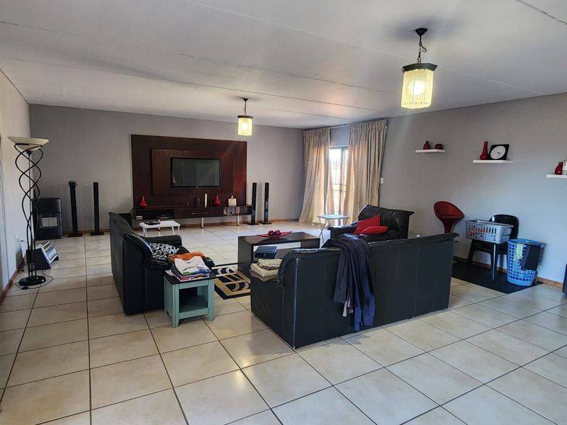 House For Sale in Doornspruit - Photo 4