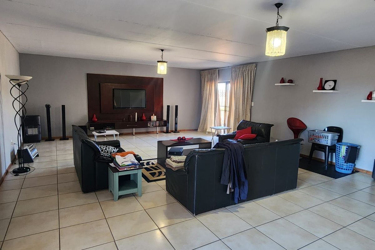 House For Sale in Doornspruit - Photo 4