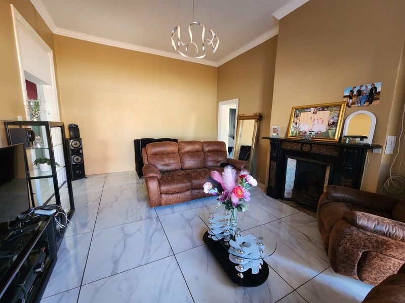 House For Sale in Kimberley North - Photo 1