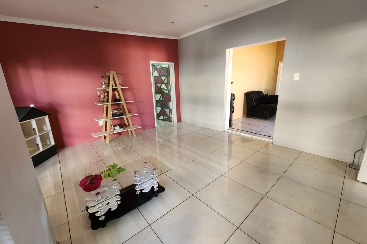 House For Sale in Kimberley North - Photo 4