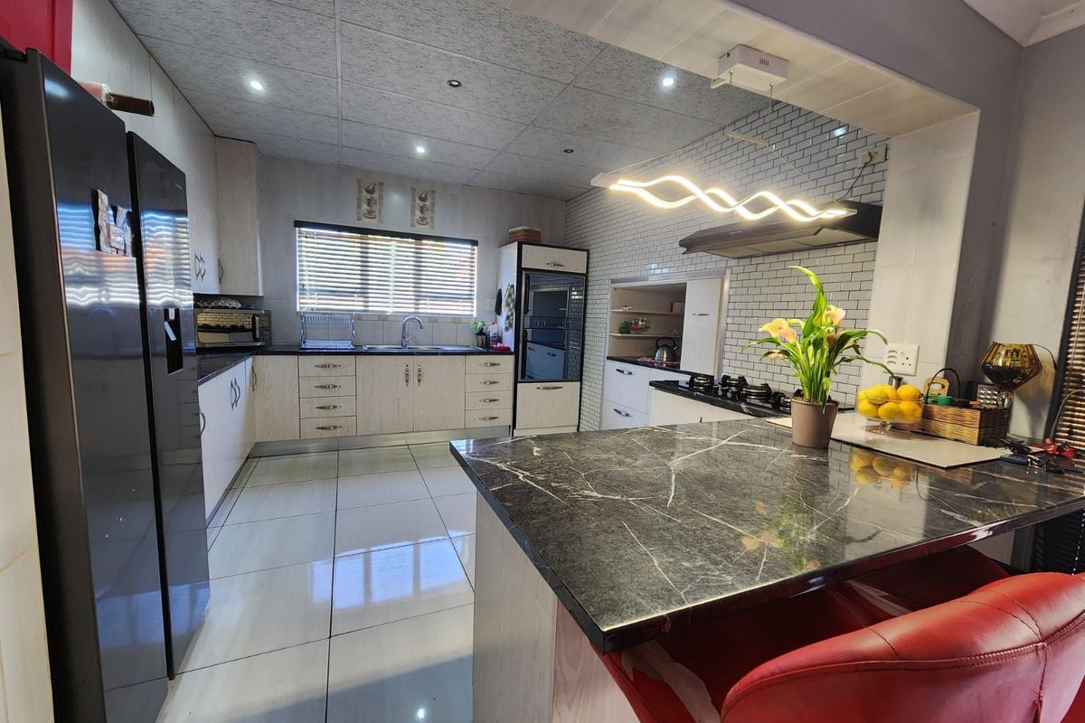 House For Sale in Kimberley North - Photo 5
