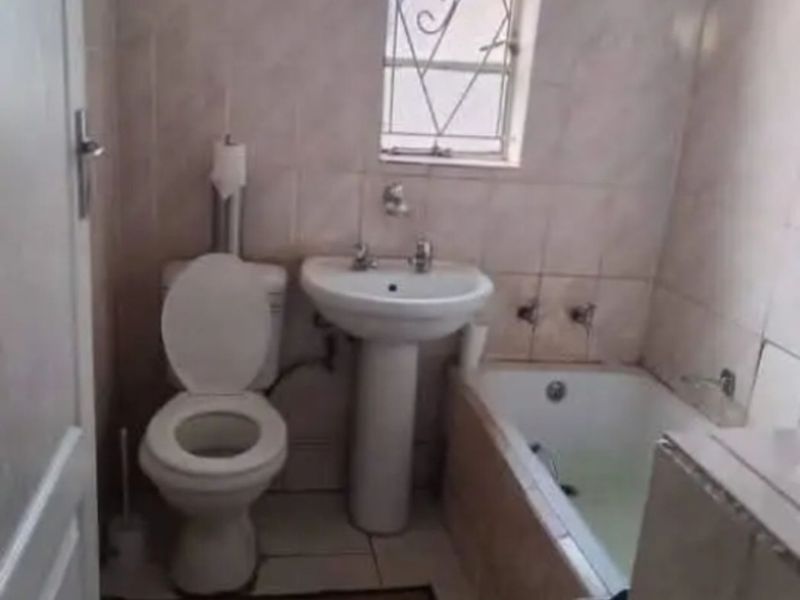 House For Sale in Sebokeng Rural - Photo 6